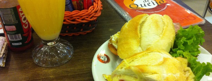 Padaria Pão de Queijo is one of Visitados.