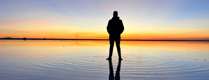 Salar de Uyuni is one of Bucket List.