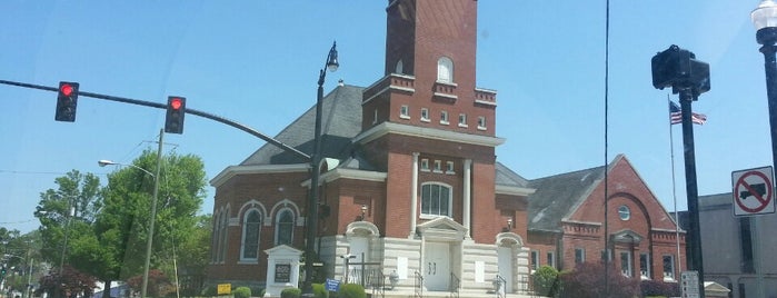 First Baptist Church of Carrollton is one of Lugares favoritos de Chester.