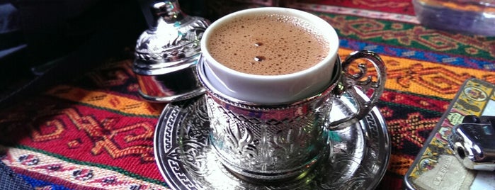 Bi Kahve is one of Locais curtidos por Yasin.