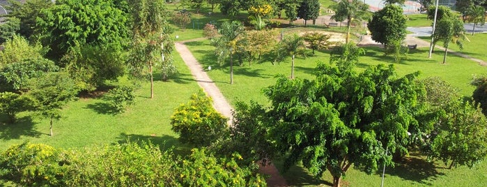 Praça is one of Orte, die Alexandre gefallen.