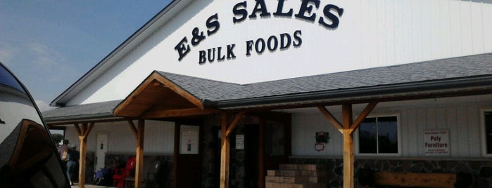 E&S Sales is one of Phyllis'in Beğendiği Mekanlar.