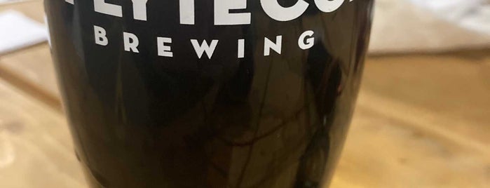 FlyteCo Craft Brewing is one of Locais curtidos por Missy.
