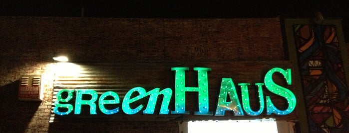 greenHAUS Gallery + Boutique is one of สถานที่ที่ Sara ถูกใจ.