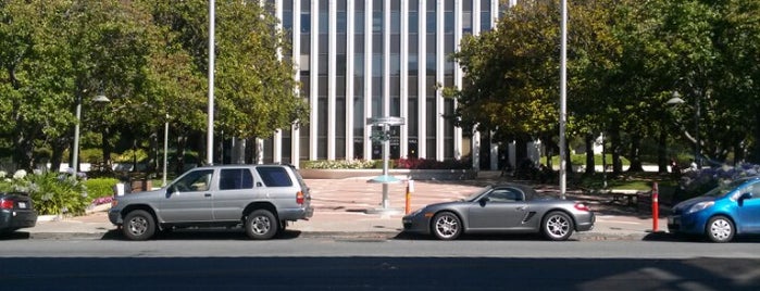 Palo Alto City Hall is one of Kawika : понравившиеся места.