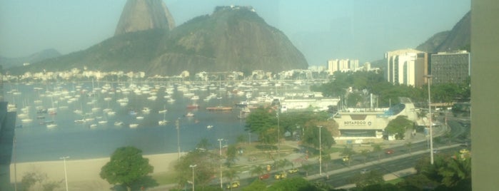 Botafogo Praia Shopping is one of สถานที่ที่ Rafael ถูกใจ.