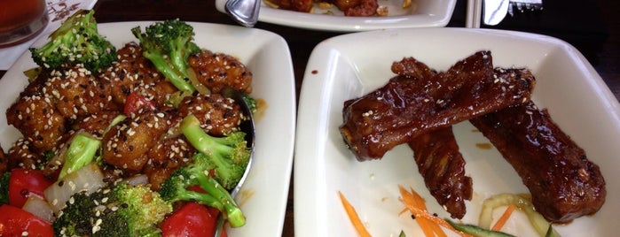 P.F. Chang's Asian Restaurant is one of Recomendaciones Satelucas para comer.