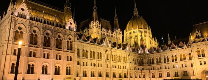 Budapest Parliament Apartment is one of Place of Interest.