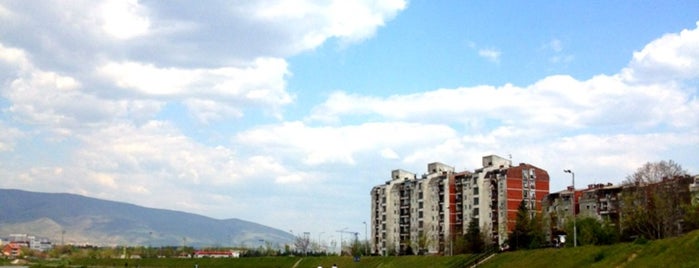 Кеј на Вардар (Аеродром) is one of Dimitar'ın Beğendiği Mekanlar.