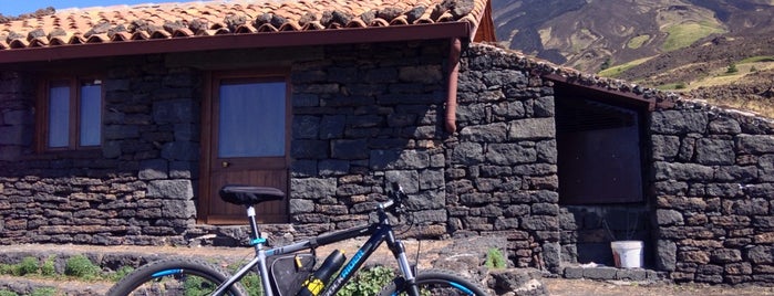 Rifugio Poggio la Caccia - Monte Palestro is one of Etna.