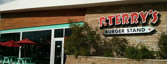P. Terry's Burger Stand is one of สถานที่ที่ Sara ถูกใจ.