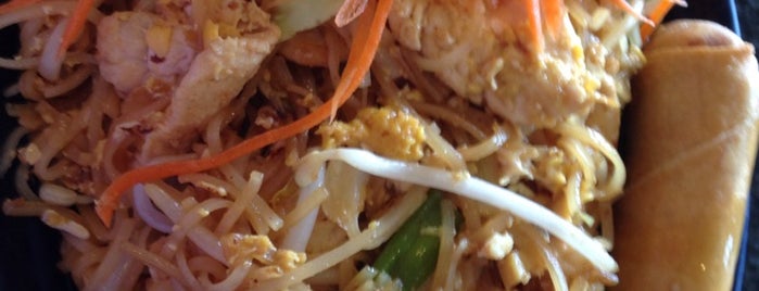Siam Thai Restaurant is one of Lugares favoritos de iKerochu.
