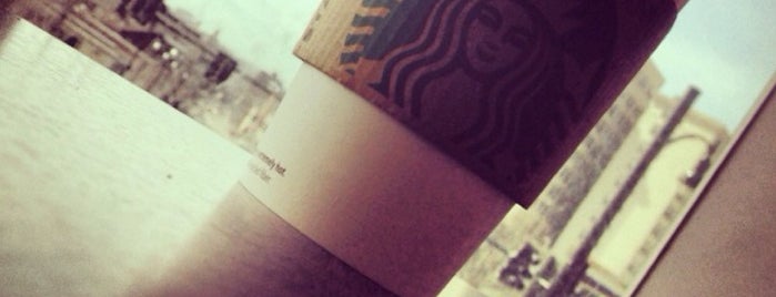 Starbucks is one of Lugares favoritos de Jonathan.