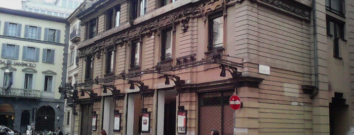 Teatro Filodrammatici is one of Posti che sono piaciuti a Mik.