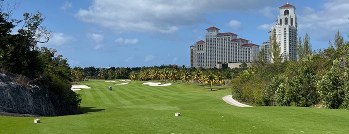 Royal Blue Golf Club is one of Do: Nassau ☑️.