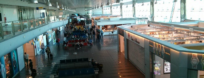 Aeroporto di Torino Caselle (TRN) is one of สถานที่ที่ Tomek ถูกใจ.