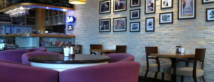 Da Farina Cafe Bistro is one of yusuf's HOME.