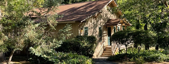 The Weasku Inn Lodge is one of Neon/Signs Oregon.