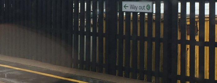 Sandwell & Dudley Railway Station (SAD) is one of สถานที่ที่ Elliott ถูกใจ.