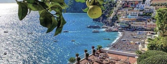 Positano Beach is one of Jonny 🇲🇽🇬🇷🇮🇹🇩🇴🇹🇷🇮🇱🇪🇬🇲🇨🇧🇧’s Liked Places.