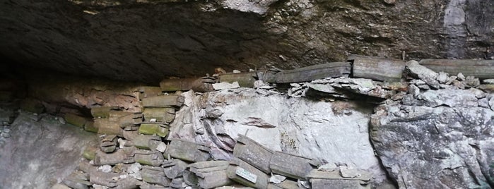 Lumiang & Sumaging Cave Connection is one of Tempat yang Disukai Jack.
