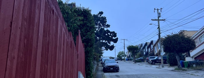 Lakeview Ashton Mini Park is one of Parks of San Francisco.