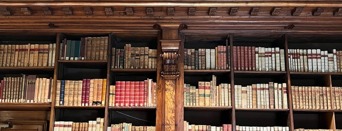Biblioteca Nazionale Braidense is one of Italie.