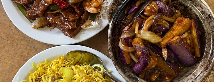 Hong Kong Clay Pot Restaurant is one of SF FiDi lunch spots.
