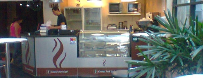 Central Park Café is one of Lieux qui ont plu à Guilherme.