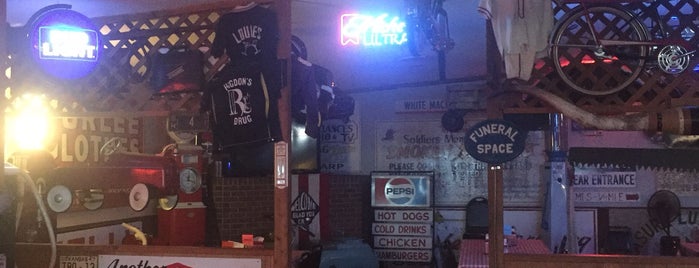 Crazy R's Bar & Grill is one of Tempat yang Disukai Mark.