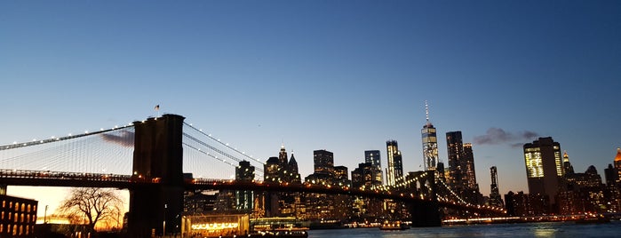 Brooklyn Bridge is one of Tempat yang Disukai Gab.