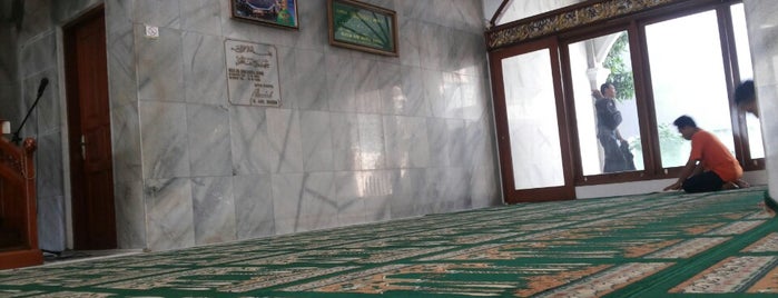 Masjid Baitulkhoir is one of masjid.