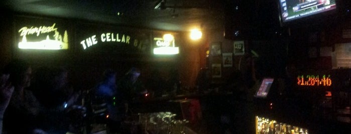 Cellar Lounge is one of alethiaさんの保存済みスポット.