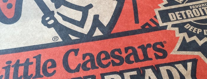 Little Caesars Pizza is one of Tempat yang Disukai ESTHER.