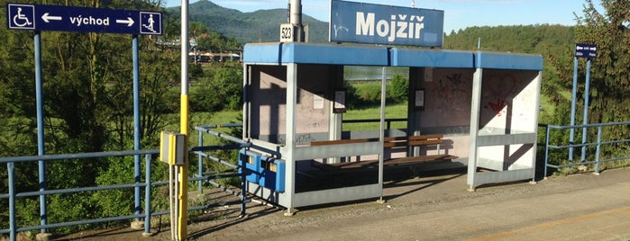 Železniční zastávka Mojžíř is one of Železniční stanice ČR: M (7/14).