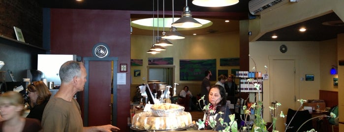 Uptown Coffee is one of สถานที่ที่ Amanda ถูกใจ.