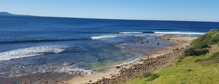 Sandon Point Beach is one of Australia.