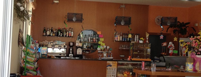 Bar Al Giovane is one of Vacanze.