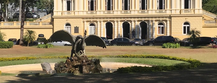 Praça do Palácio Amarelo is one of Petropolis.