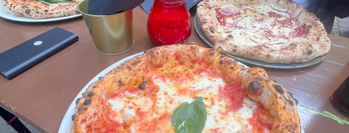 Tazzi Pizza is one of Discover Hamburg.