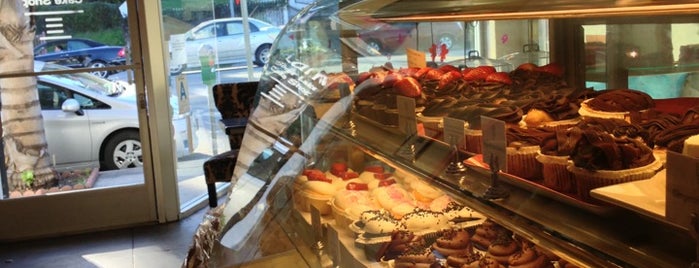Lark Cake Shop is one of สถานที่ที่ Ultressa ถูกใจ.