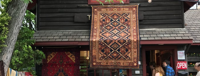 Anatolia Tribal Rugs & Weavings is one of Gespeicherte Orte von Brooklyn.