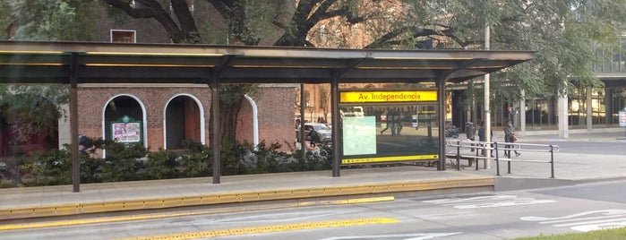 Metrobus del Bajo - Estación Av. Independencia is one of Tempat yang Disukai Max.