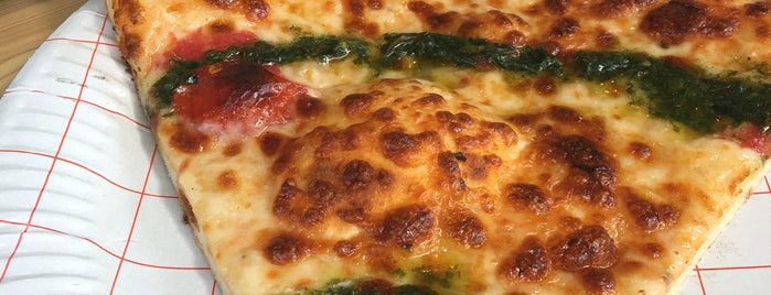 Pizza2Go is one of Lieux qui ont plu à Ebru.