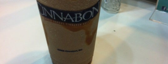 Cinnabon is one of Café.