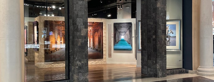 Peter Lik Fine Art Gallery is one of US TRAVEL NV.