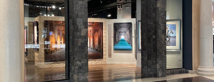 Peter Lik Fine Art Gallery is one of Galleries/Museums.