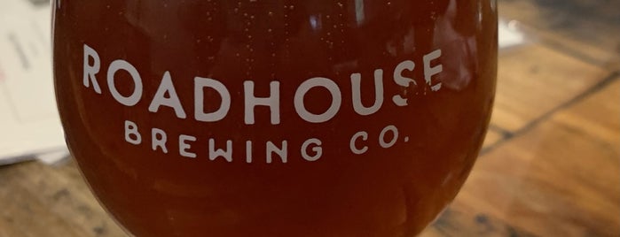 Roadhouse Brewing Company is one of สถานที่ที่บันทึกไว้ของ Matthew.
