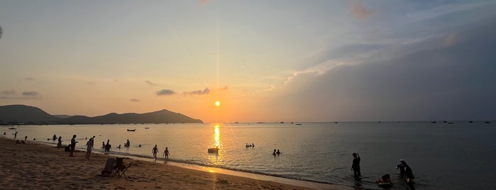 หาดบางเสร่ is one of Chillin Beach.