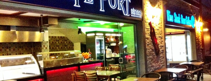 Cafe Port Bistro is one of สถานที่ที่บันทึกไว้ของ Berkant.